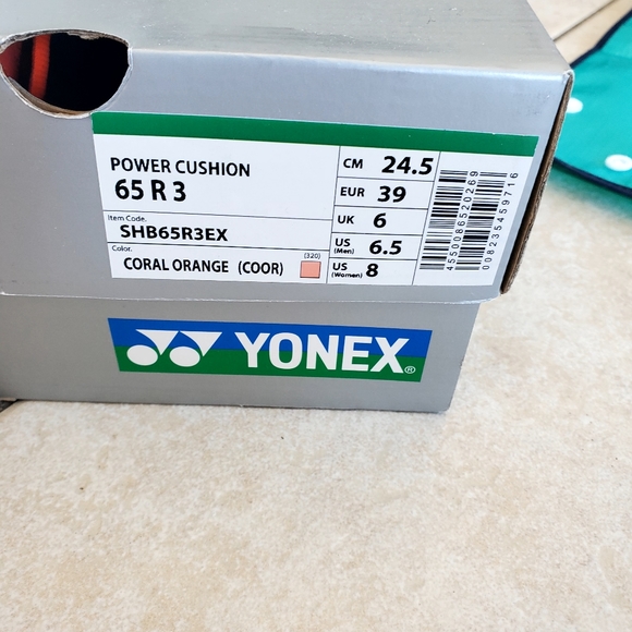 Yonex power cushion 65R3 - Picture 6 of 6